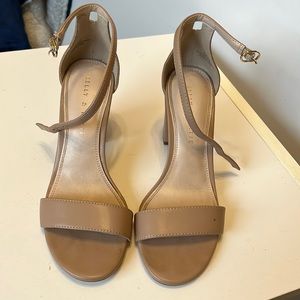 Kellie & Katie nude heels size 7